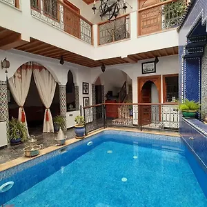 La Porte Des 5 Jardins Riad